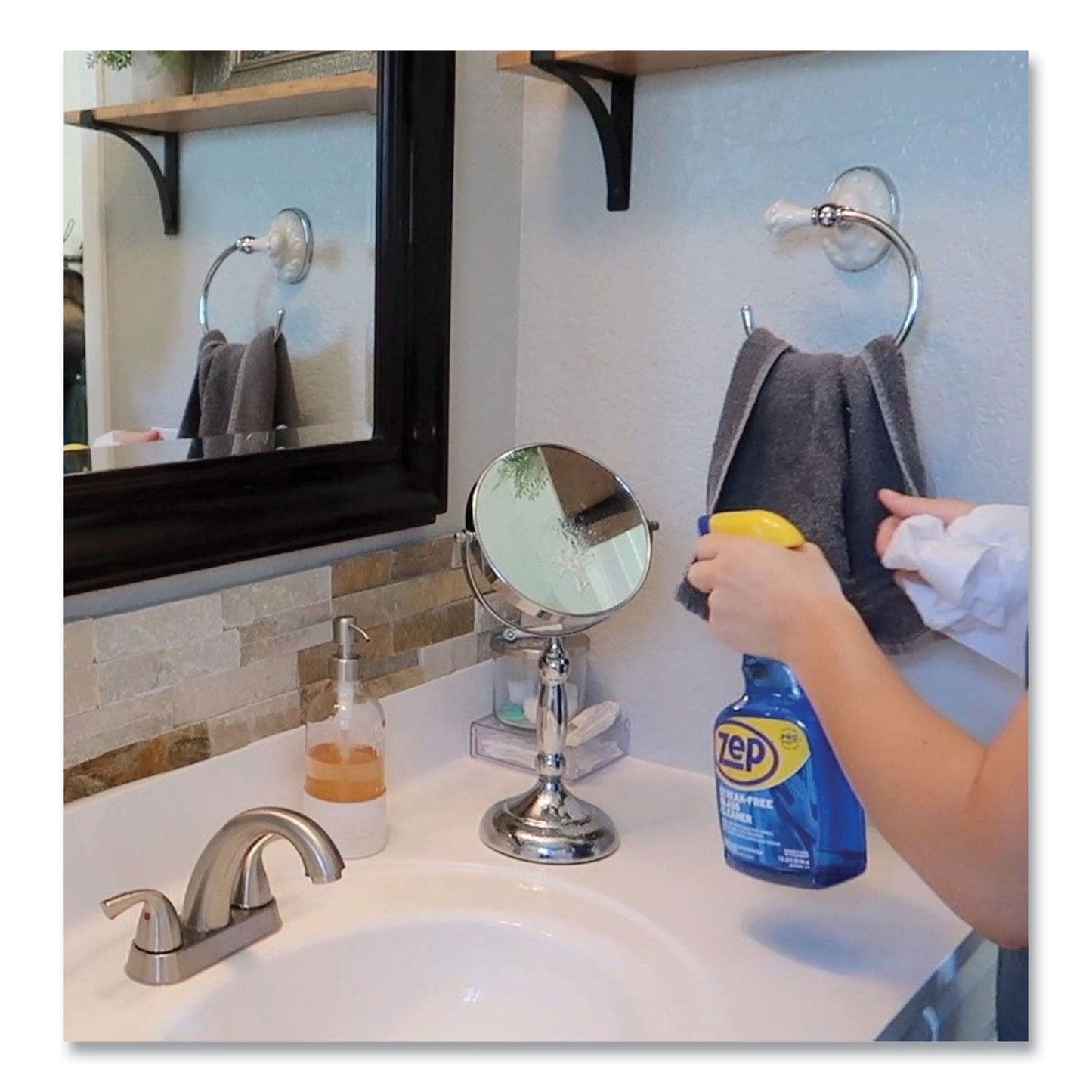 Streak-Free Glass Cleaner, Pleasant Scent, 32 oz Spray Bottle - OrderMe